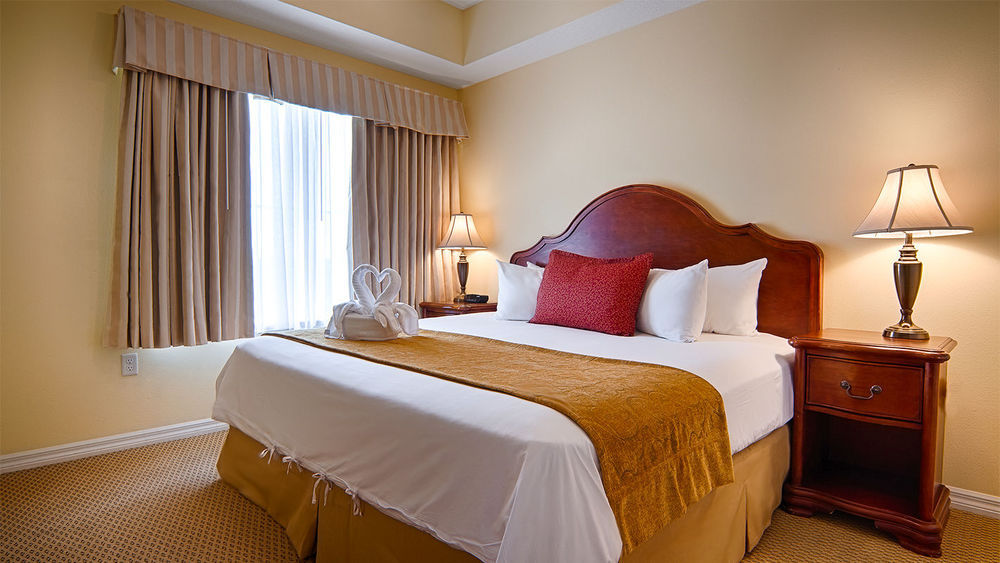 Hotel The Point & Universal 3*